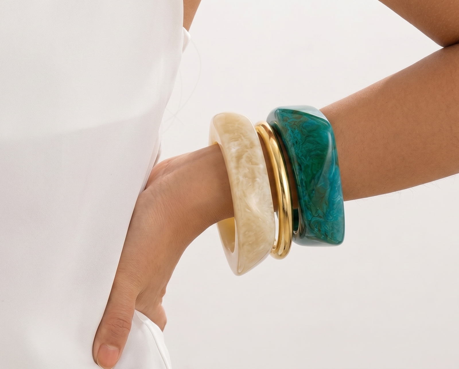 Cerulean Skies Cream Resin Bangle Set
